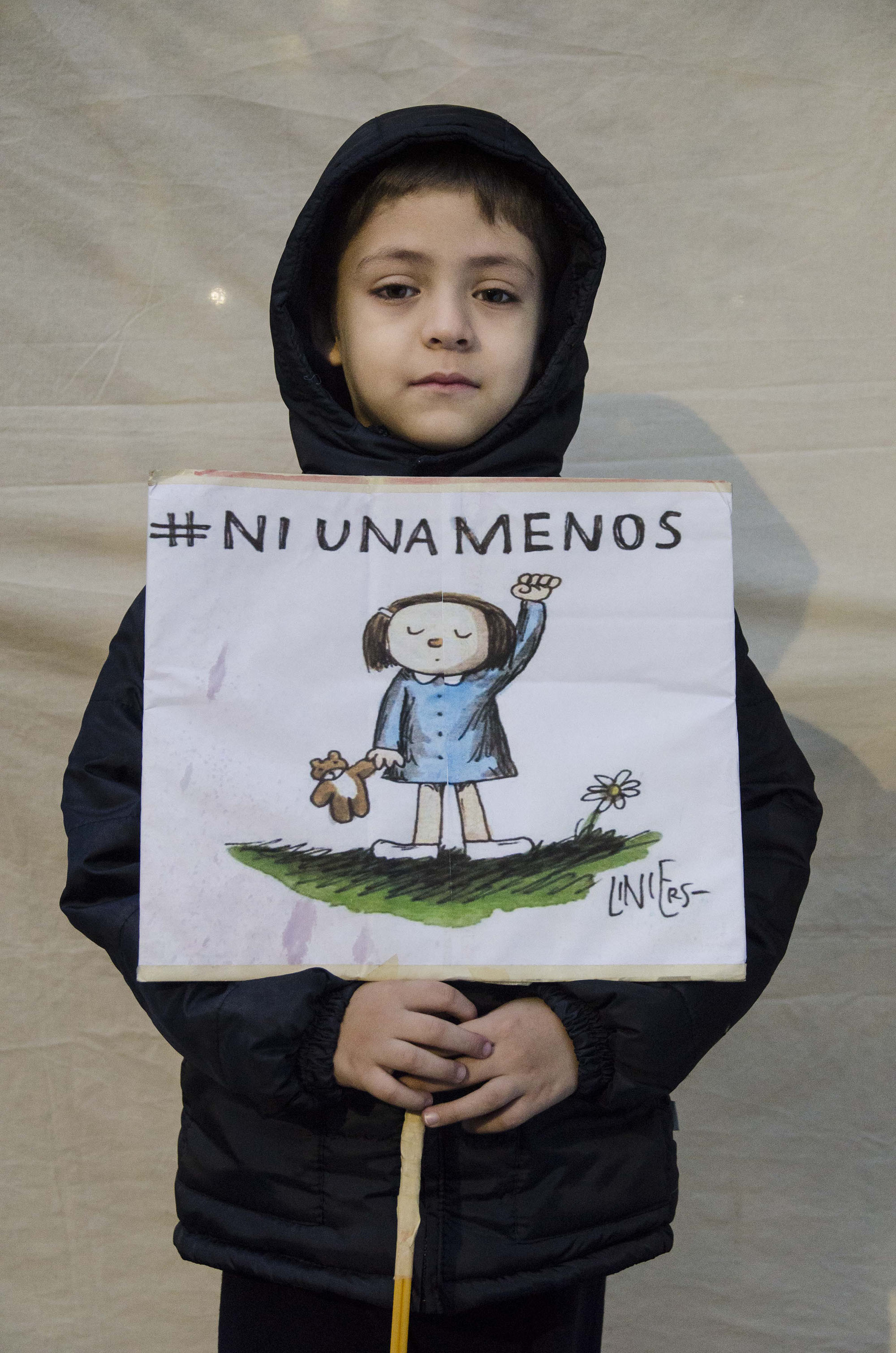 Tucumán, Argentina Junio 03/2016 Intervención fotográfica de INFOTO Escuela en apoyo a la marcha por los derechos de la mujer NI UNA MENOS llevada a cabo en Plaza Independencia.