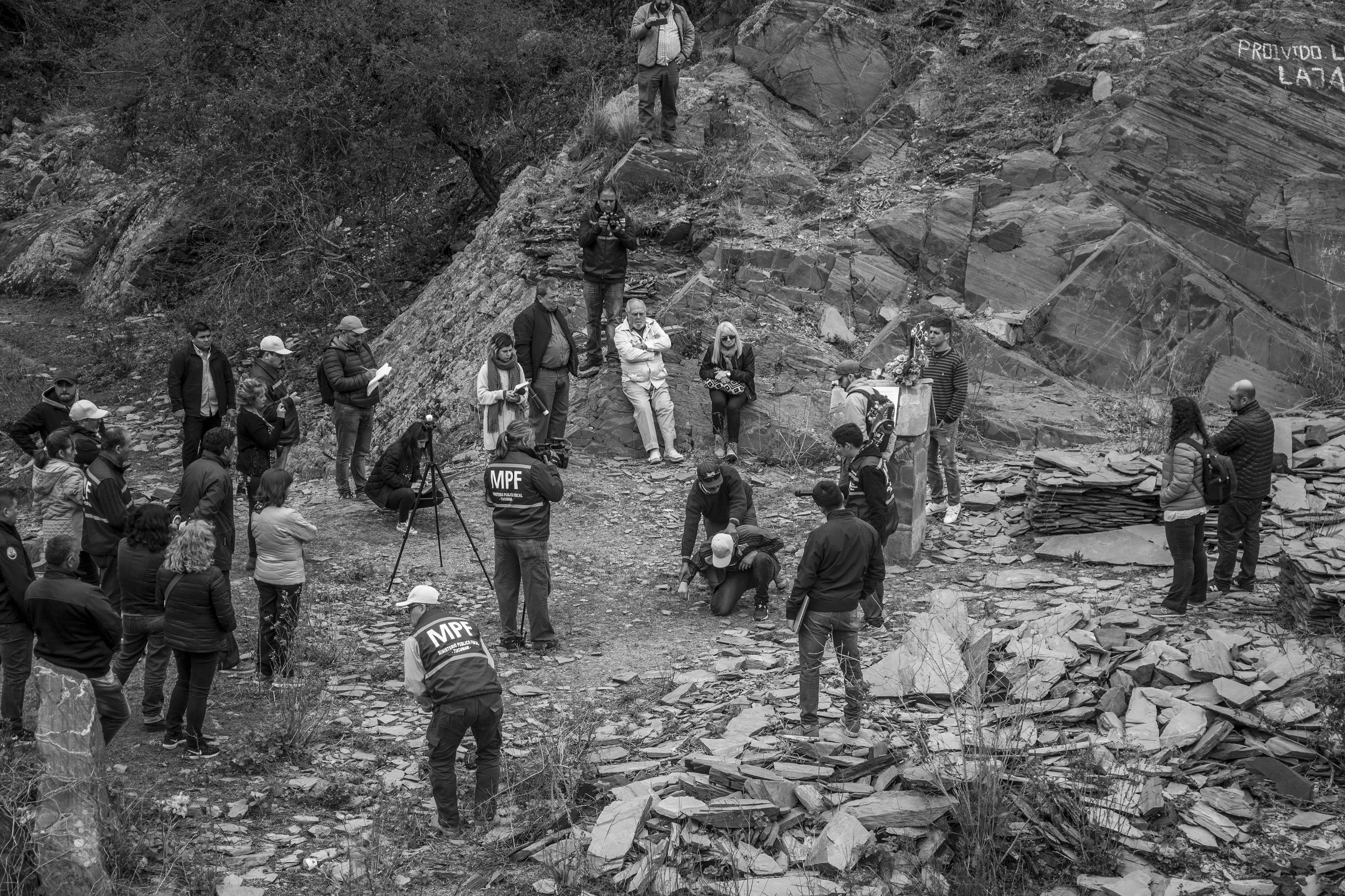 El Chorro, Tucumán, Argentina. Octubre 02/2018. Reconstrucción del asesinato a Javier Chocobar. El testigo Delfín Cata (centro-gorra oscura) da su versión de los hechos.