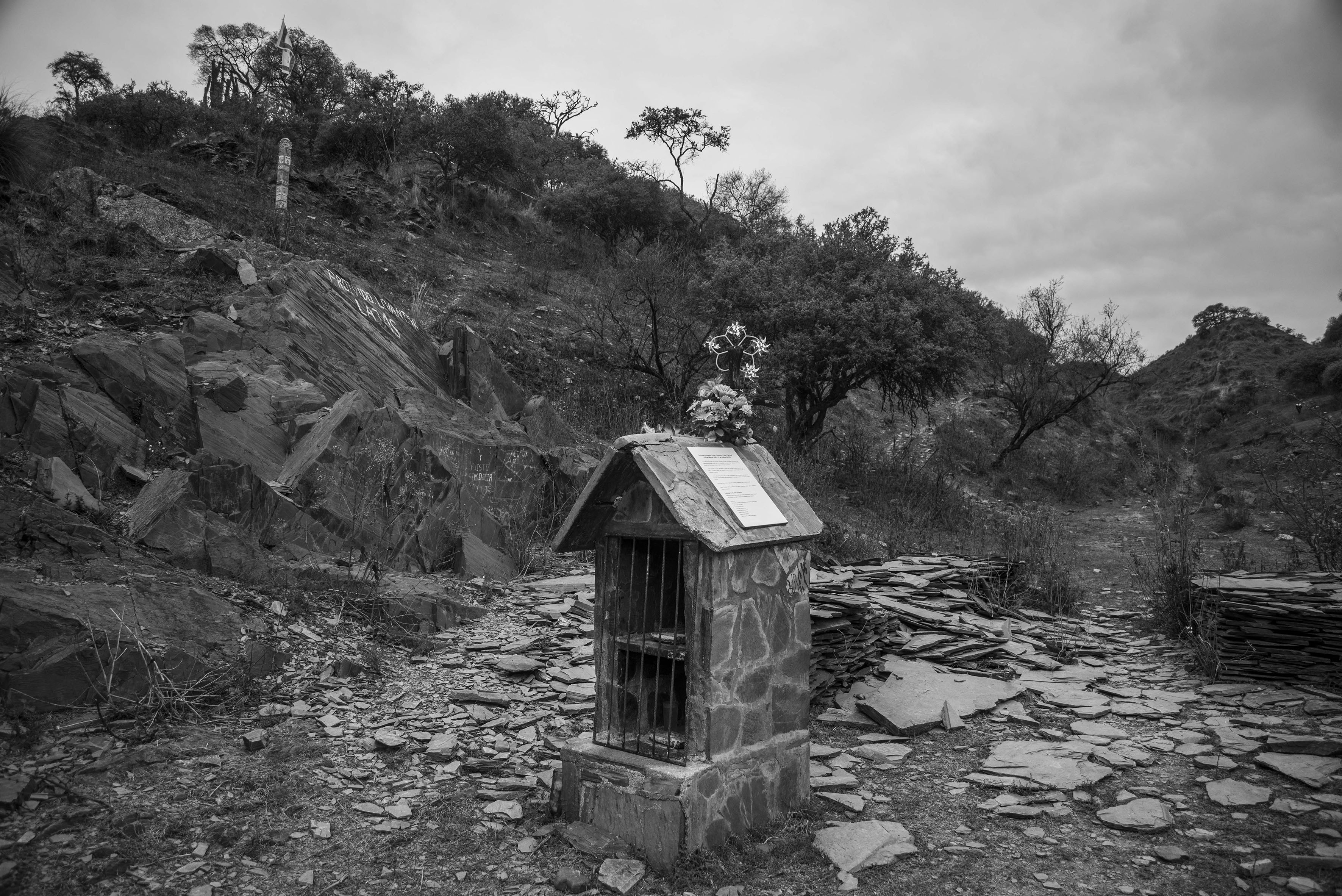 El Chorro, Tucumán, Argentina. Octubre 02/2018. Reconstrucción del asesinato a Javier Chocobar. Gruta en memoria de Don Javier Chocobar.